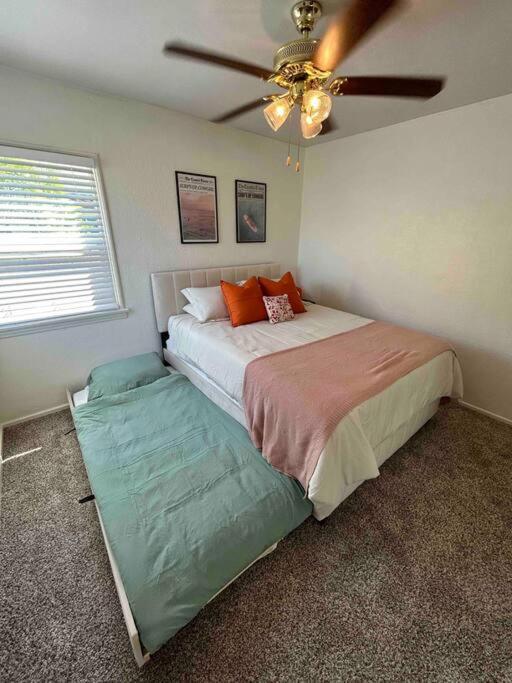 Entire Home By Newport Beach, Disneyland And Sna! คอสตาเมซา ภายนอก รูปภาพ